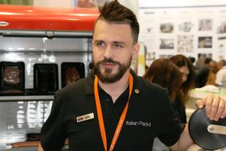 Специалист по продаже Евгений на выставке Росупак 2017